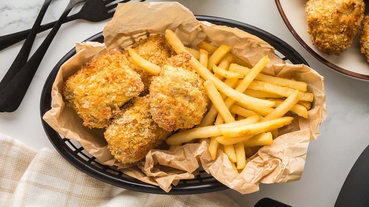 Chicken Nugget w/ Fries (8 pcs)