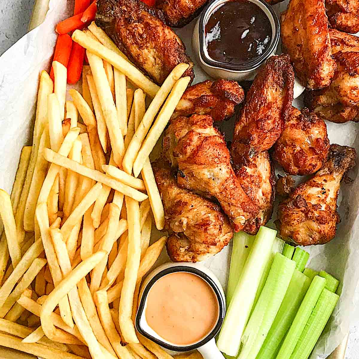 Buffalo Wings w/ Fries (4 pcs)